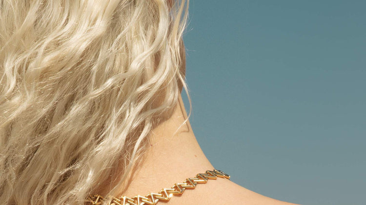 Frizzy Hair: Causes and Management